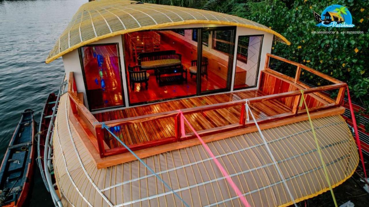 Vaishnav Tours Hotell Alappuzha Eksteriør bilde