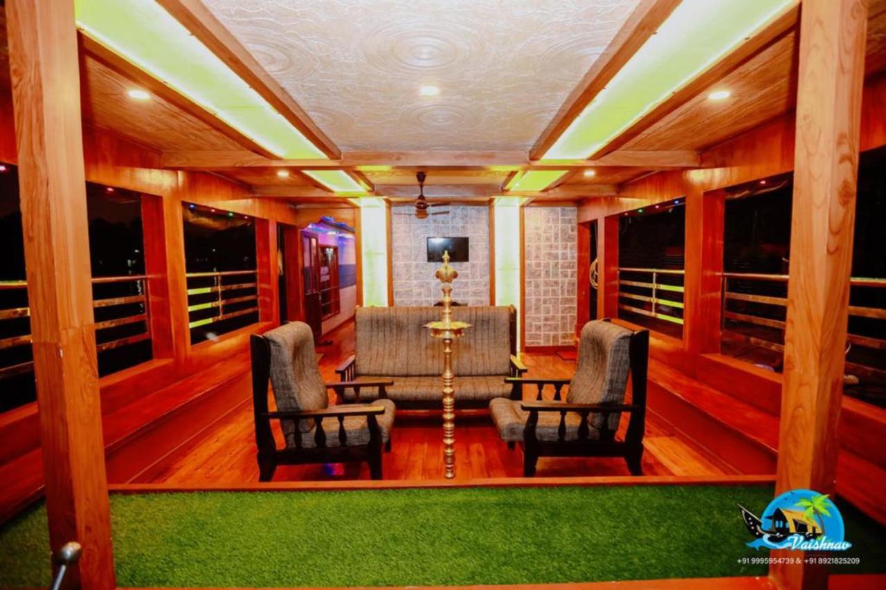 Vaishnav Tours Hotell Alappuzha Eksteriør bilde