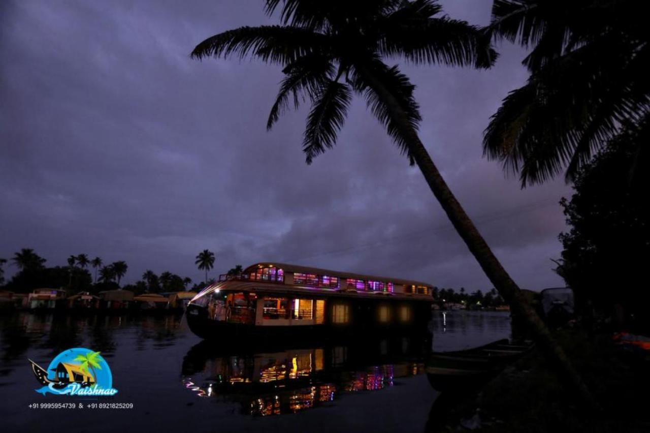 Vaishnav Tours Hotell Alappuzha Eksteriør bilde