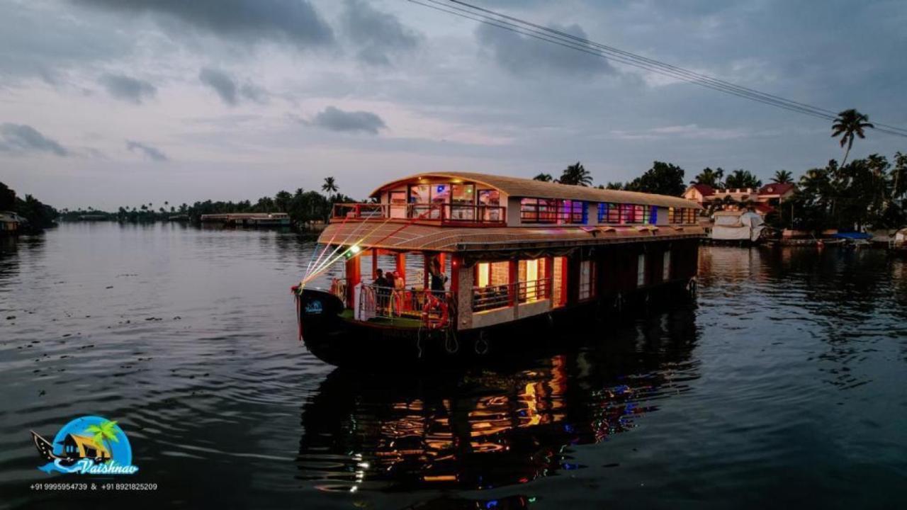 Vaishnav Tours Hotell Alappuzha Eksteriør bilde
