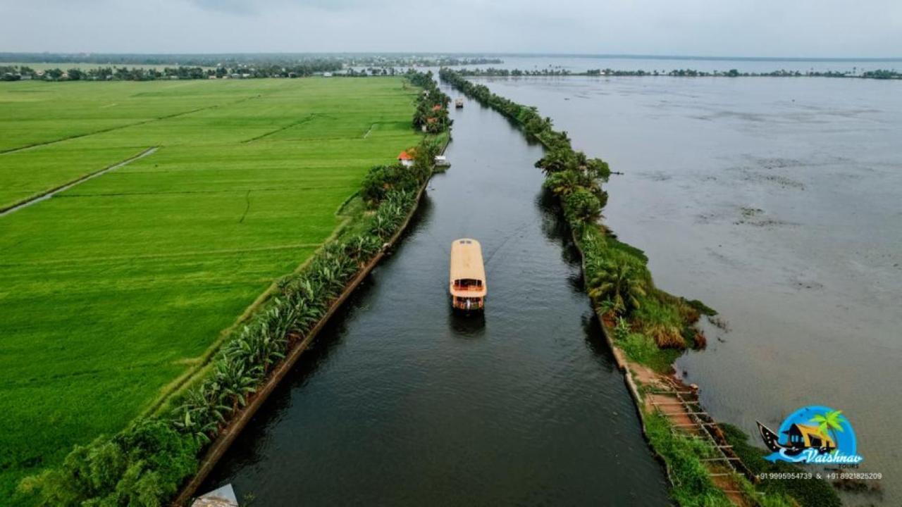 Vaishnav Tours Hotell Alappuzha Eksteriør bilde