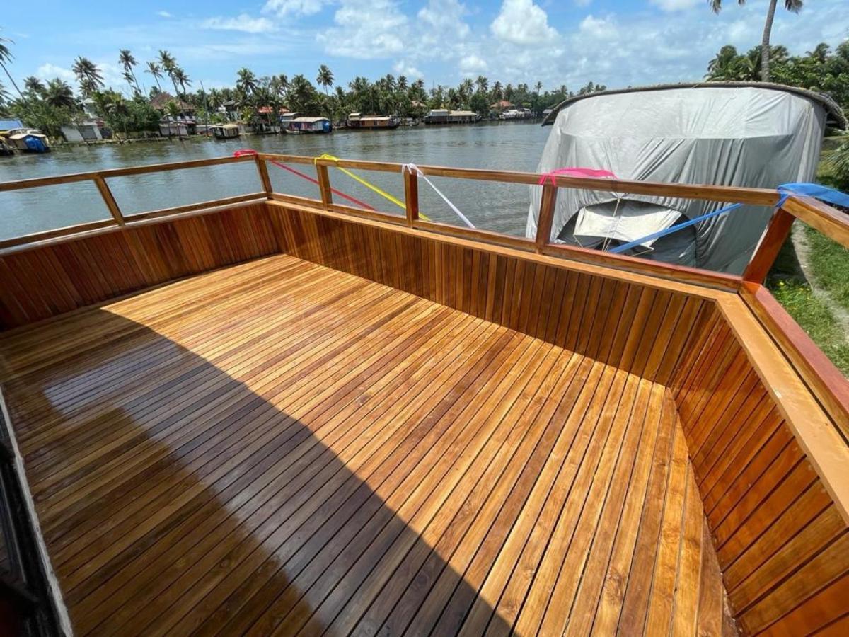 Vaishnav Tours Hotell Alappuzha Eksteriør bilde