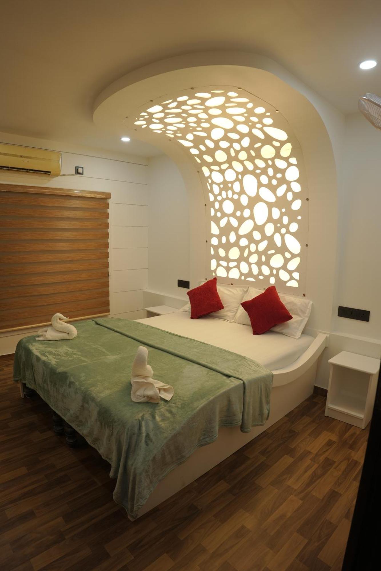 Vaishnav Tours Hotell Alappuzha Eksteriør bilde