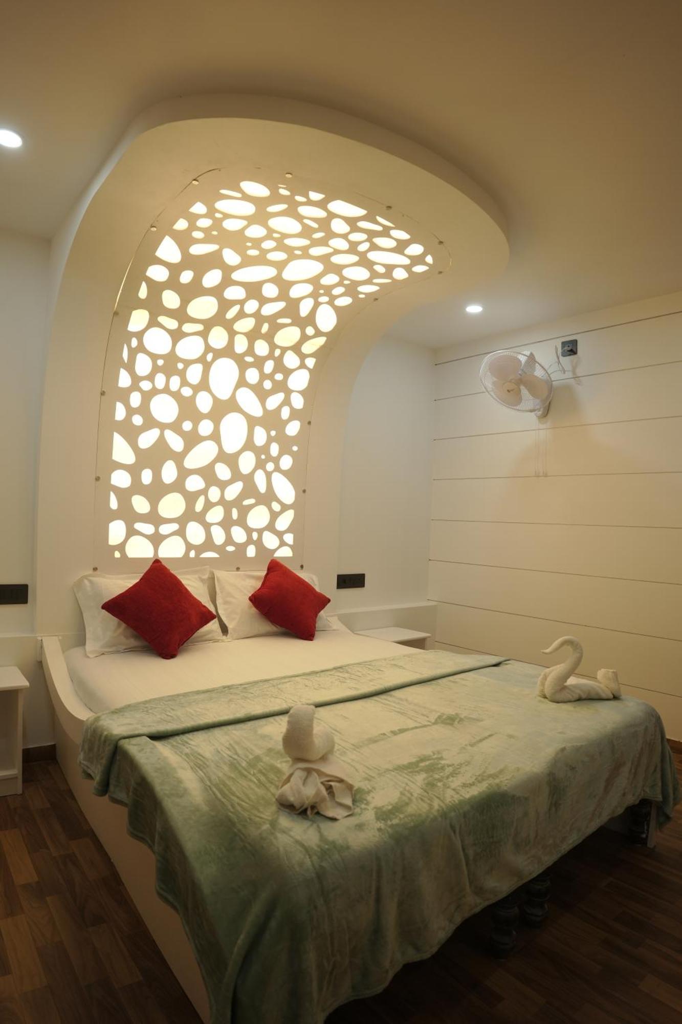 Vaishnav Tours Hotell Alappuzha Eksteriør bilde