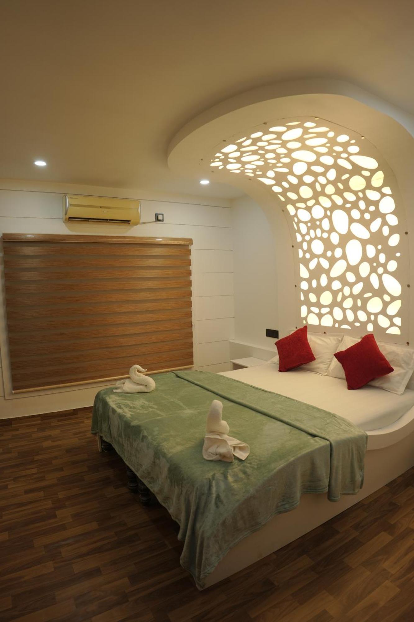 Vaishnav Tours Hotell Alappuzha Eksteriør bilde