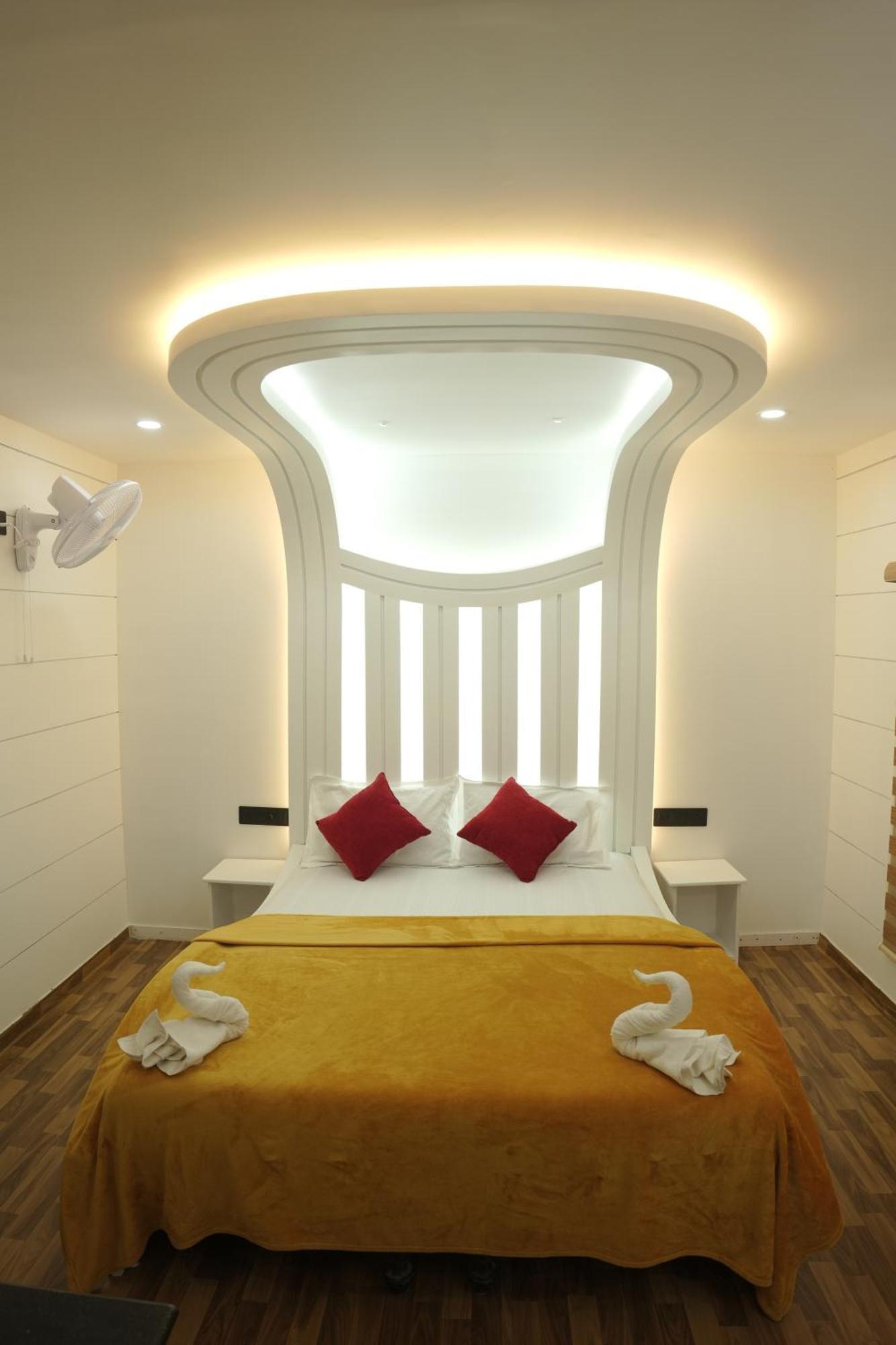 Vaishnav Tours Hotell Alappuzha Eksteriør bilde