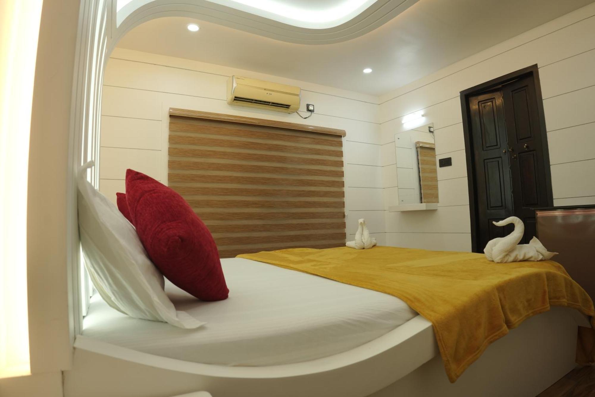 Vaishnav Tours Hotell Alappuzha Eksteriør bilde