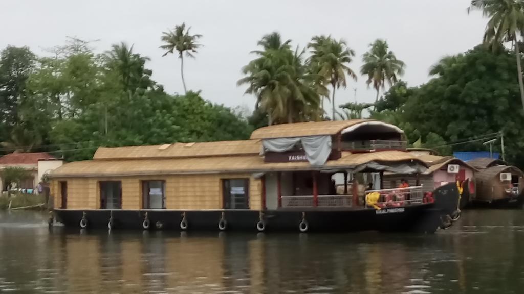 Vaishnav Tours Hotell Alappuzha Eksteriør bilde