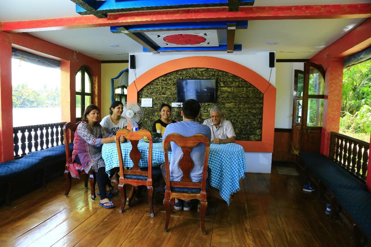 Vaishnav Tours Hotell Alappuzha Eksteriør bilde