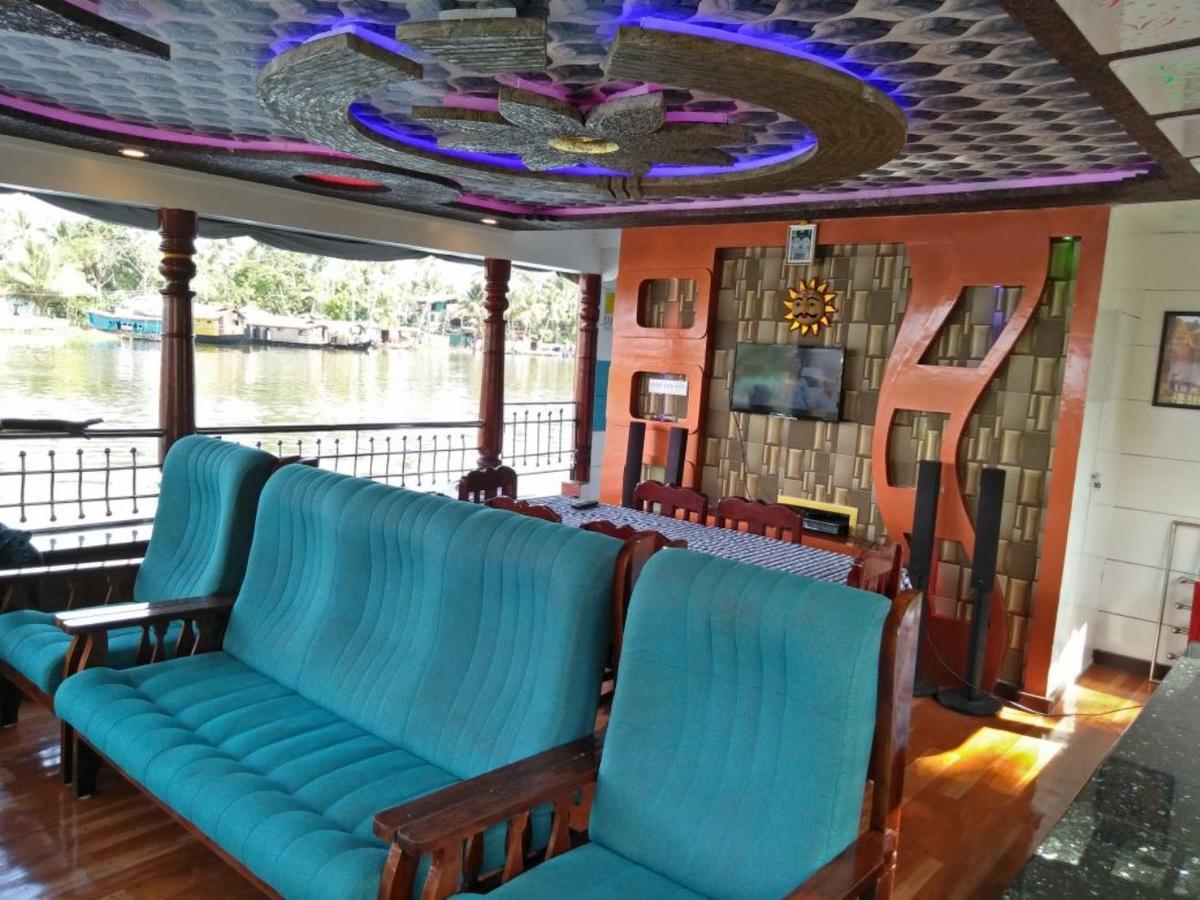 Vaishnav Tours Hotell Alappuzha Eksteriør bilde