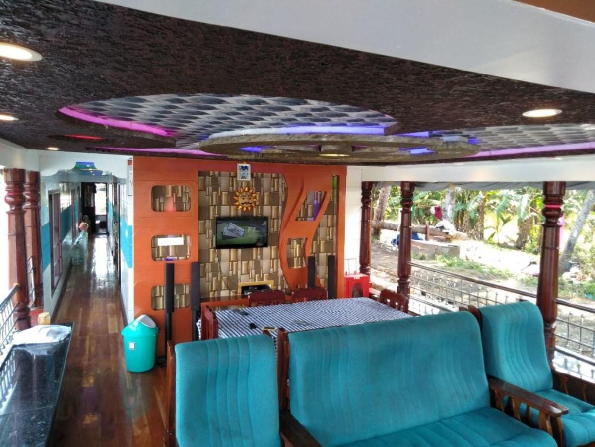 Vaishnav Tours Hotell Alappuzha Eksteriør bilde