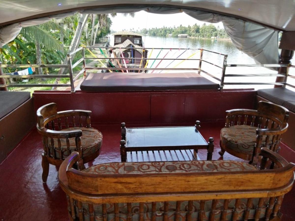 Vaishnav Tours Hotell Alappuzha Eksteriør bilde